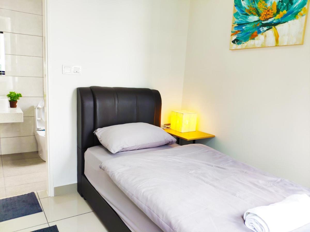 Netflix# Conezion Ioi Resort City By Salaam Suites Putrajaya Exteriör bild